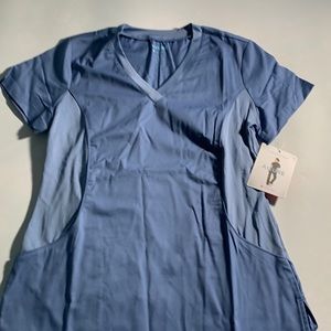 New medical scrub set